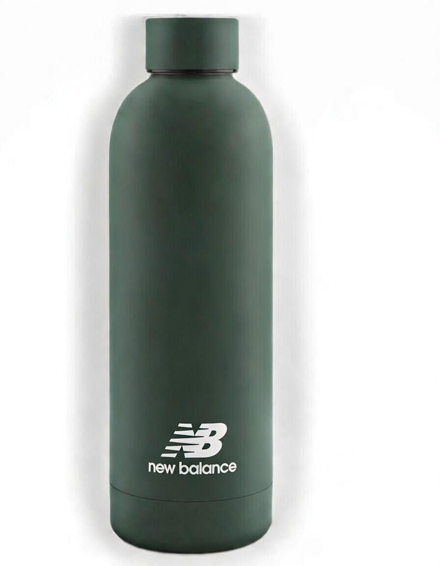 Sleek matte finish vacuum insulated water bottle with WizzGroup WizzCorporate branding.