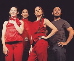 TO BE A WOMAN OR NOT TO BE de @turlitava