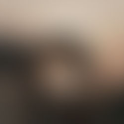 Photo de <a href="https://unsplash.com/fr/@majesticlukas?utm_content=creditCopyText&utm_medium=referral&utm_source=unsplash">Majestic Lukas</a> sur <a href="https://unsplash.com/fr/photos/personne-tenant-une-boule-de-verre-transparent-1a7oCledaF8?utm_content=creditCopyText&utm_medium=referral&utm_source=unsplash">Unsplash</a>