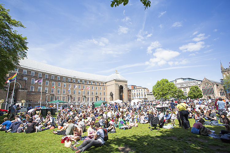 Feeding the 5000. Photo by Adam Gasson / adamgasson.com