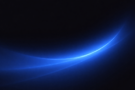 Curva azul brillante sobre fondo oscuro.png