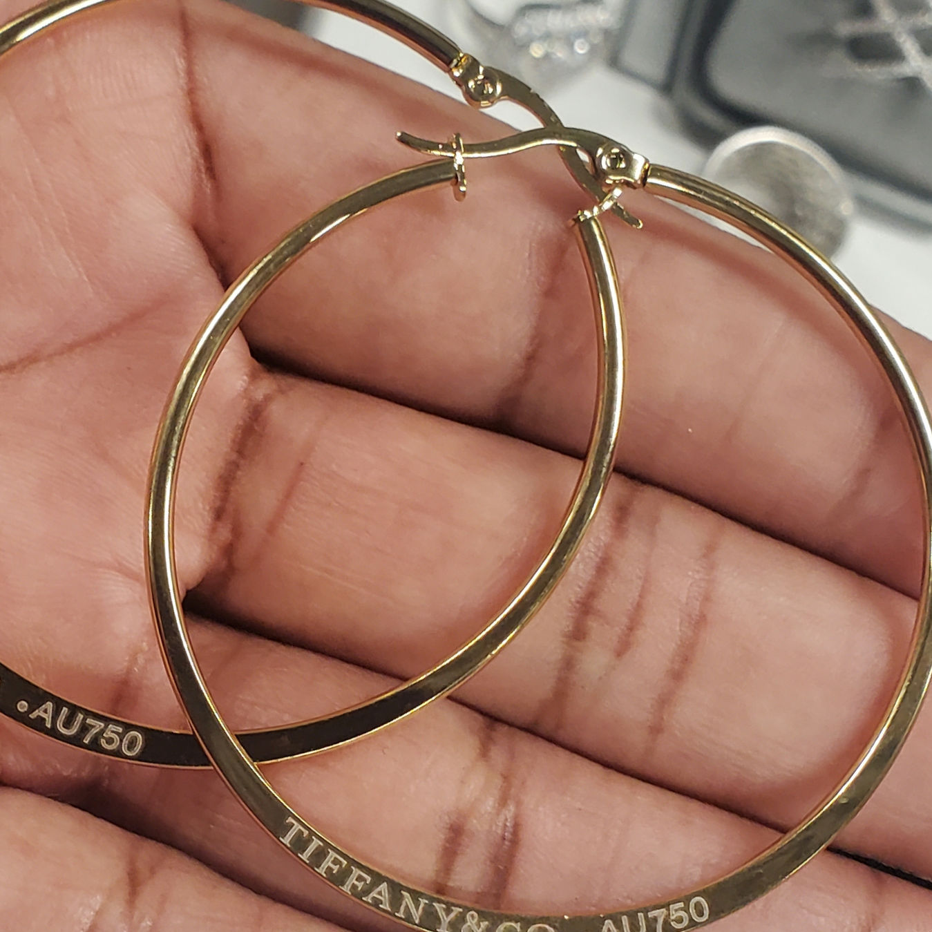 MED T AND CO EARRINGS 