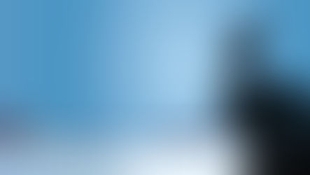 HIGH TECH MIT HALTUNG