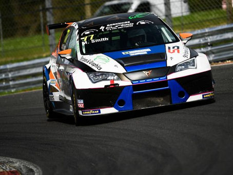 TCR Gen1 Cup win for Mark Smith