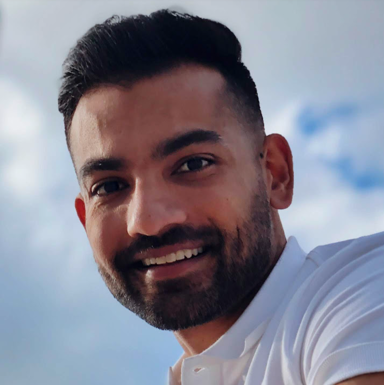 Advizer Zu's profile picture