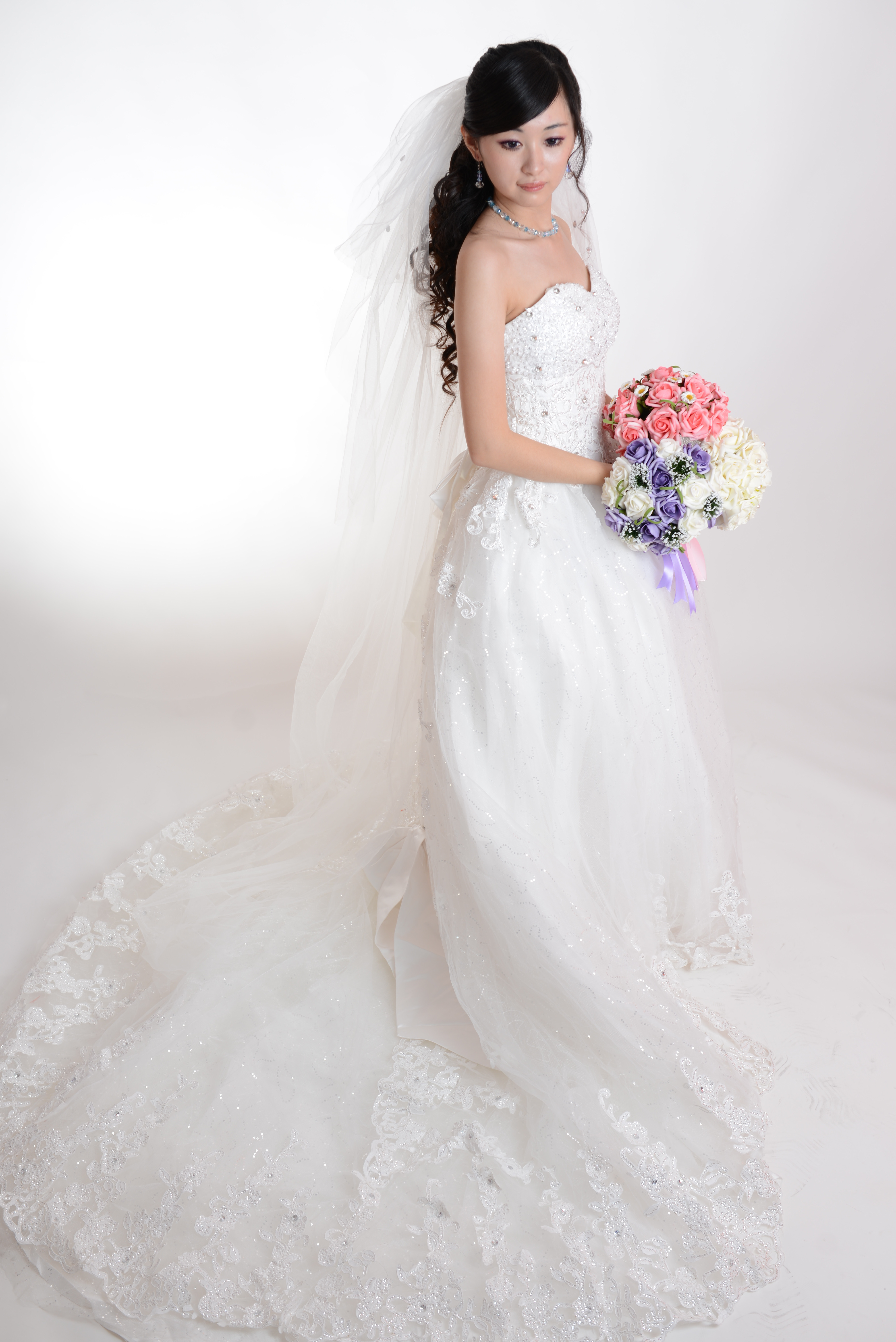 WEDDING DRESS