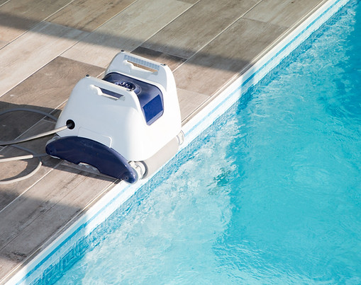 Pool Cleaning Robot _edited.jpg
