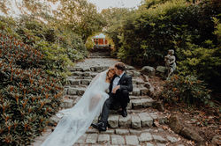 Relaxed wedding photos
