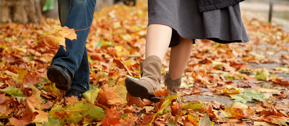 Couple out for a walk in Fall in Altomonte Springs