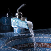 Sanitary Bathroom / Mirrors