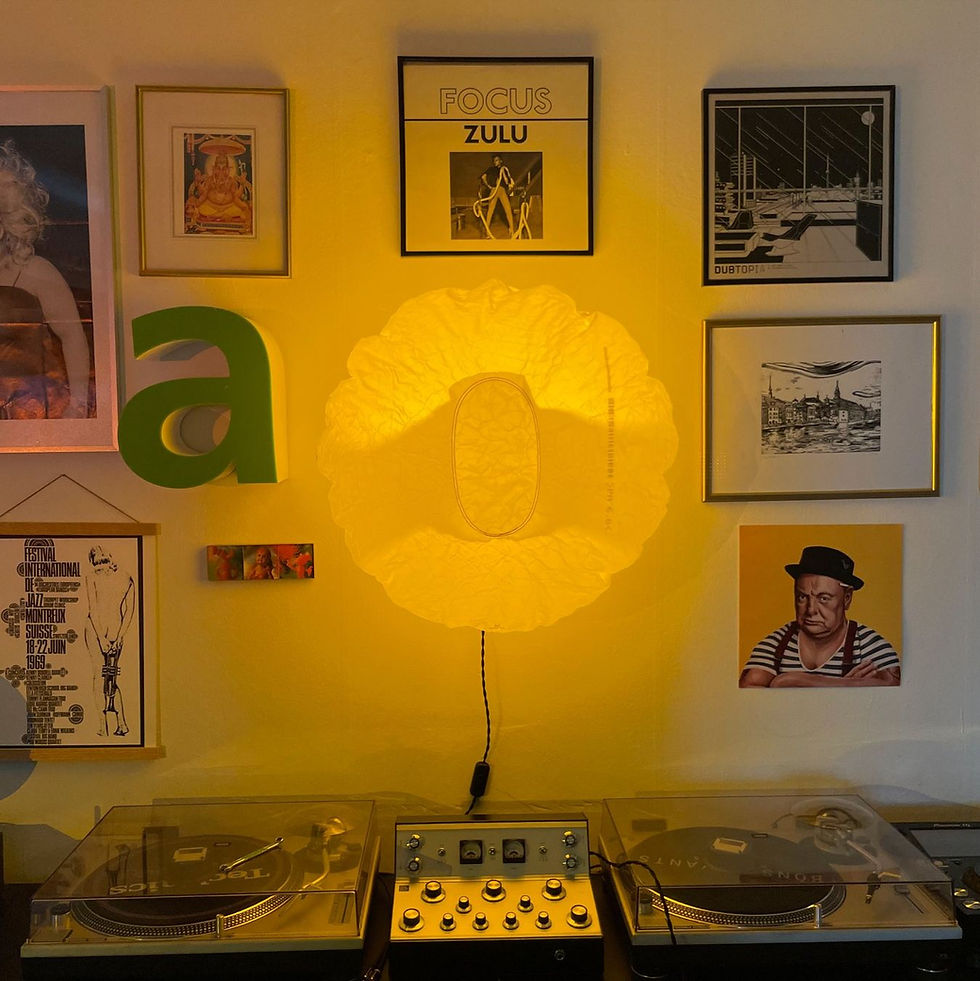 Miniaturbild: Design Wandleuchte Airbag, Selbstaufblasend