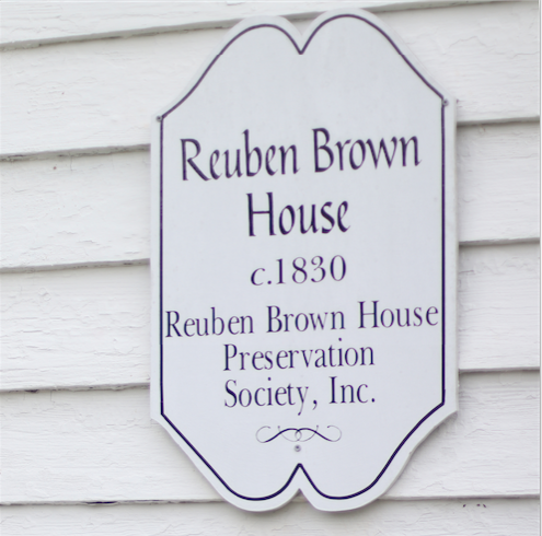 Reuben Brown House Preservation Society unveils two landmark plaques.
