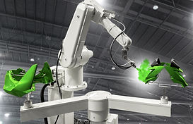 robotic-arm-painting-spray-to-the-automo