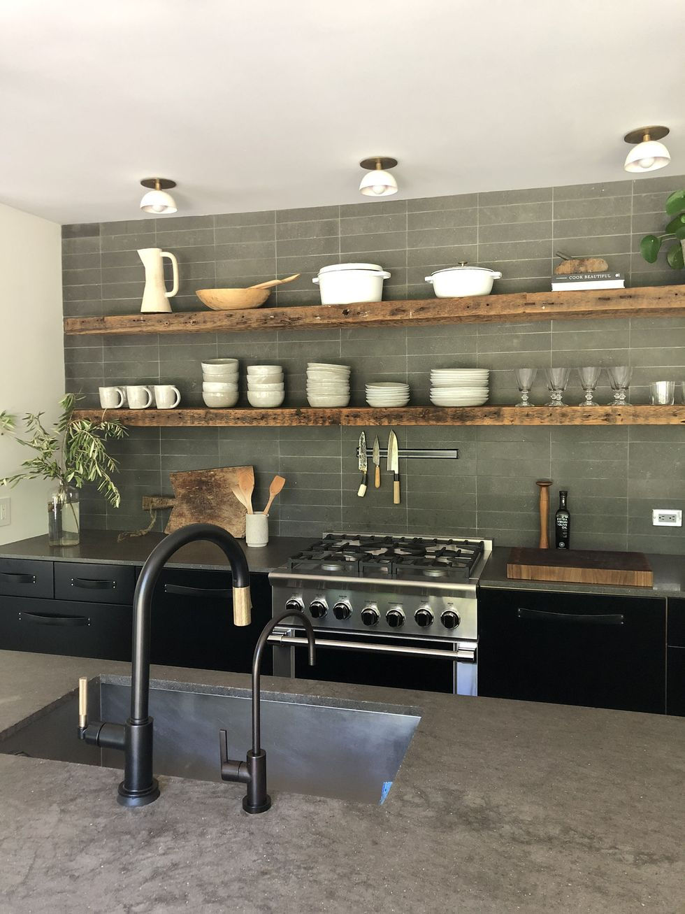 fall 2019 kitchen trends - open kitchen shelving