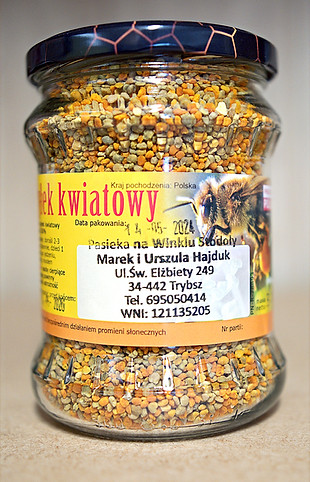 pyłek kwiatowy w słoiku