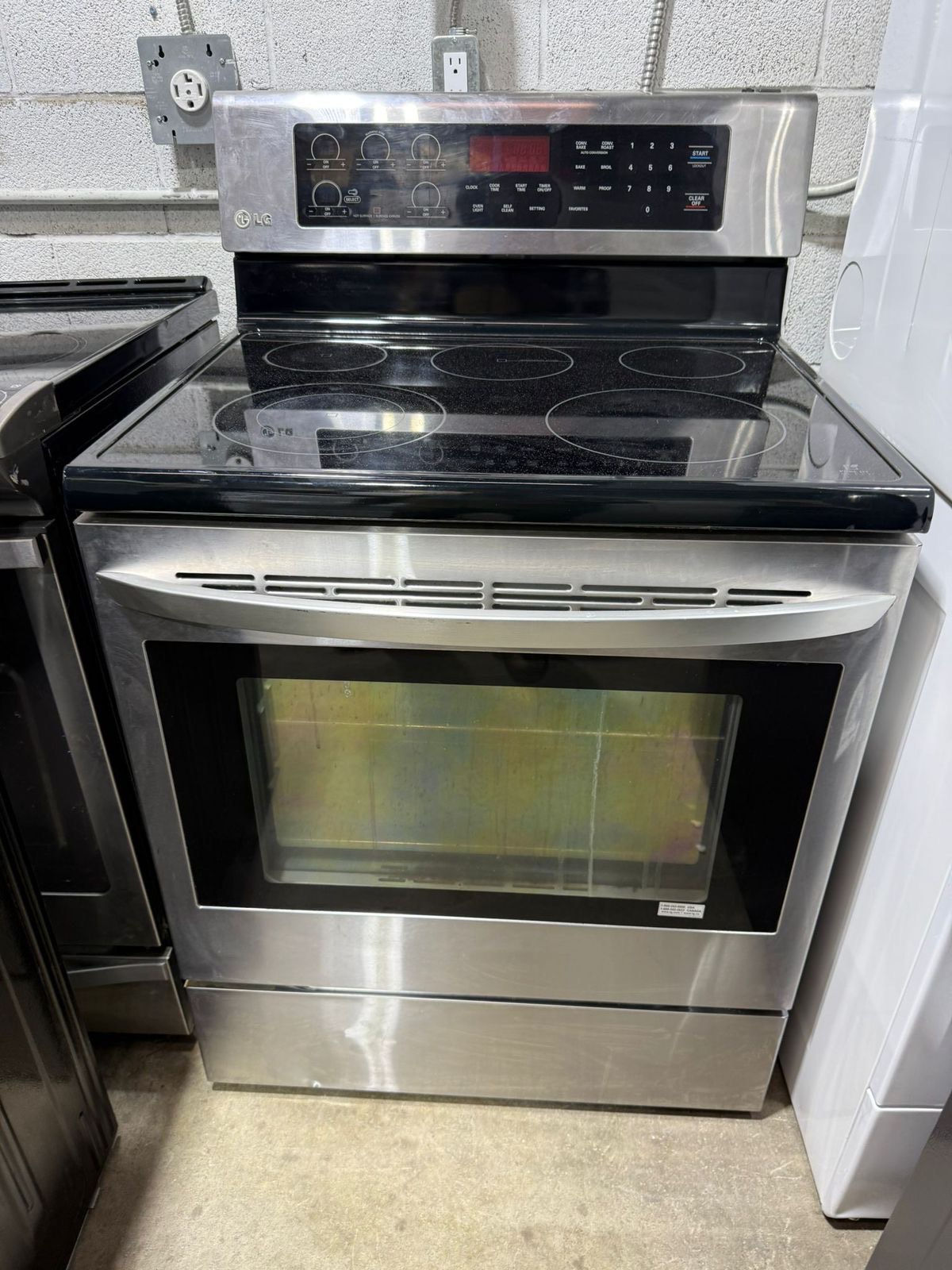 Stove - LG LRE6323ST Electric - Stainless Steel - Used
