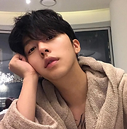 Screenshot 2022-04-20 at 15-07-53 김현우 (_oddhw) • Instagram-Fotos und -Videos.png