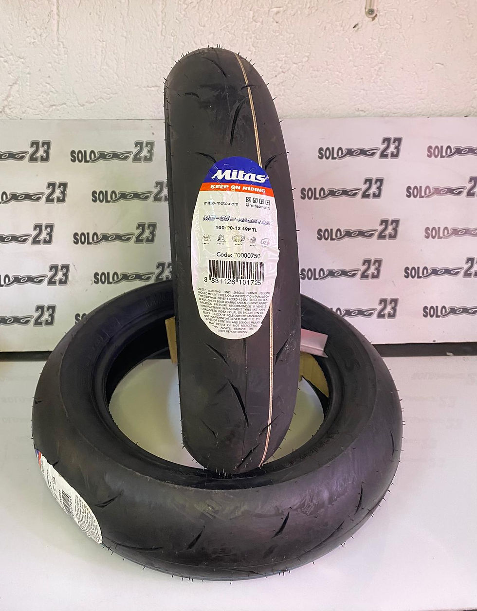 Juego neumáticos Mitas 12" P.V.P 139€