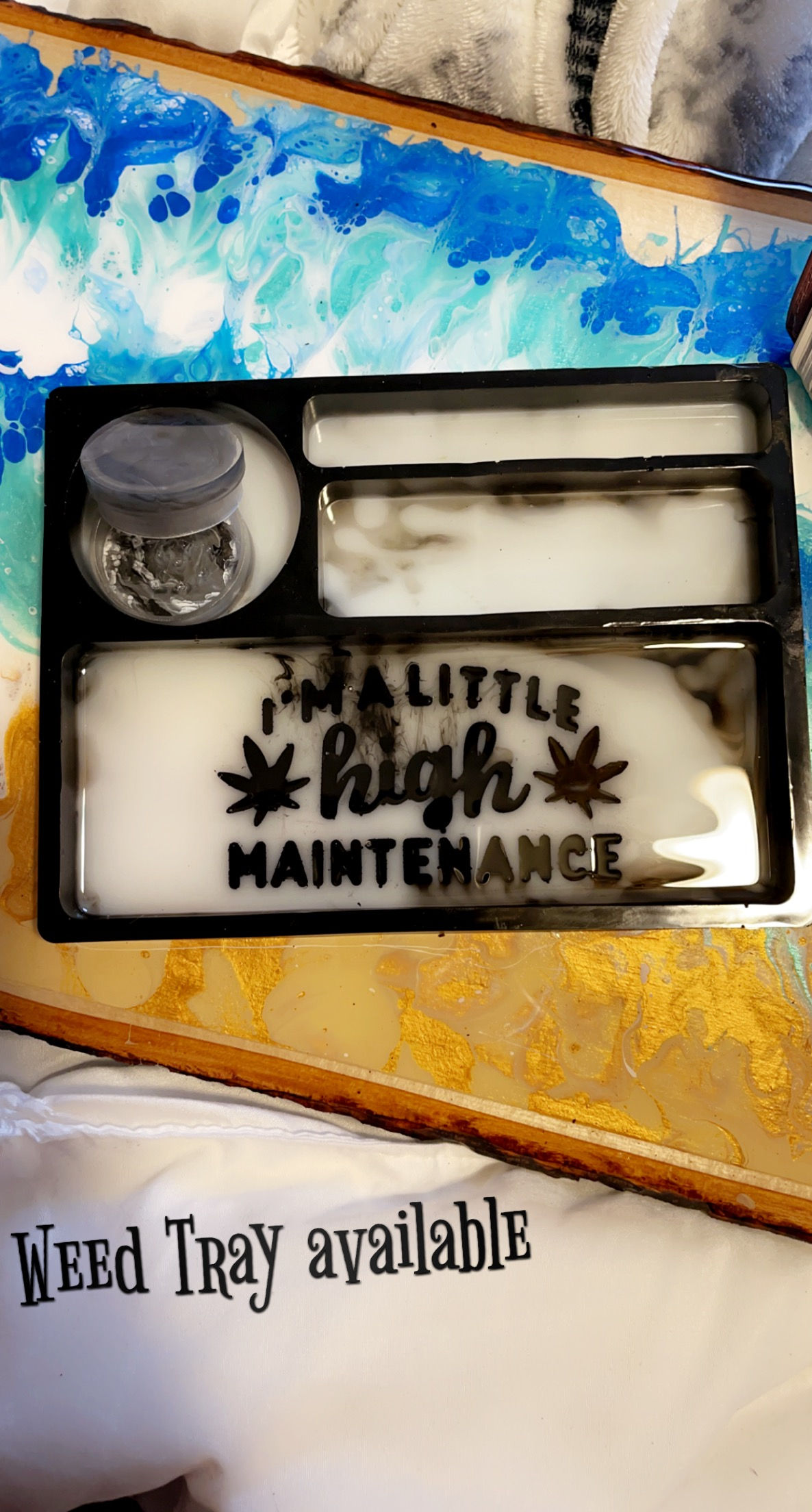 Custom rolling trays