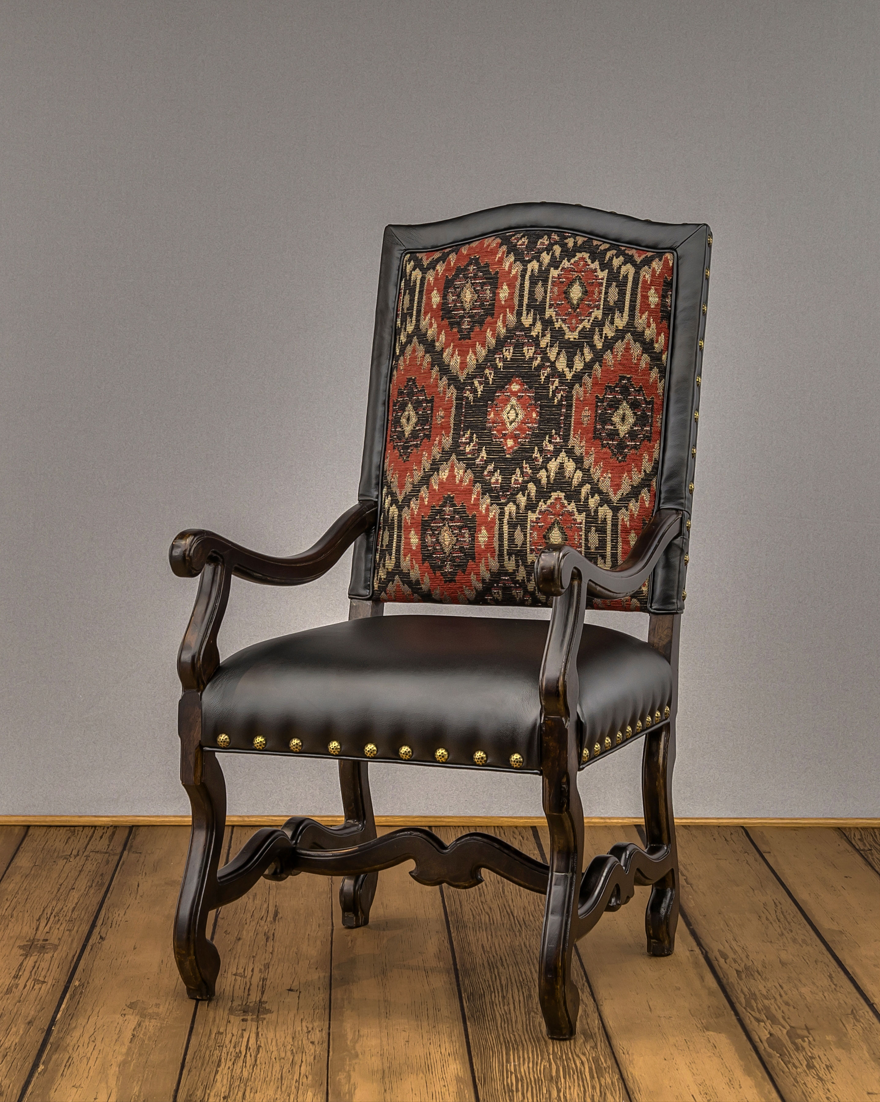 CROWN ROYALE ARM CHAIR