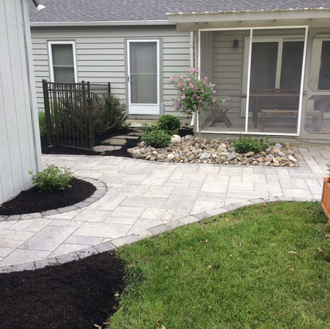 Curved Backyard Walkway