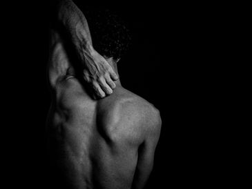 Zakaj pri športu boli hrbet