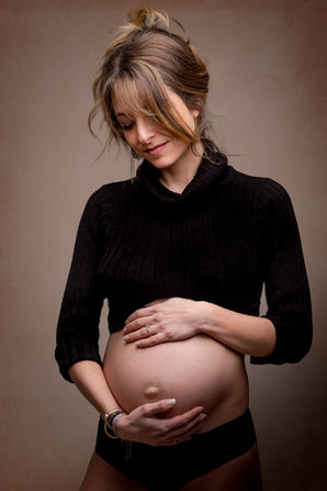 photographie grossesse maternité portrait studio femme