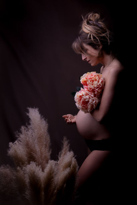 photographie grossesse maternité portrait studio femme