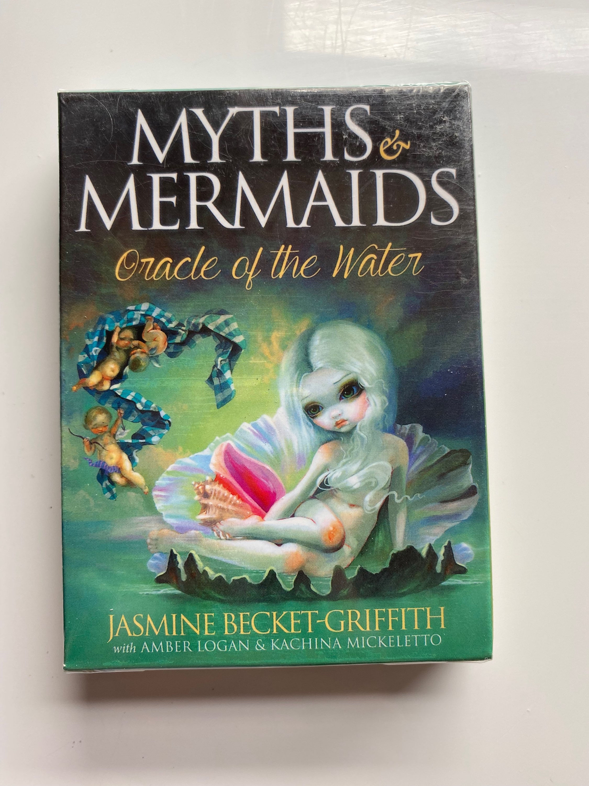 Tarot and oracle cards 