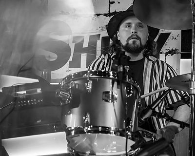BigShineyBand_Corkys_-15.jpg