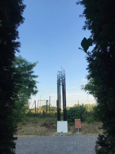 Francesca Arneri - La vera storia di un’opera monumentale “Giordano Bruno Guarda in alto”