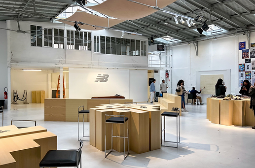 Pop up New Balance-Paris-exposition-Onlylight-montage-lumiere