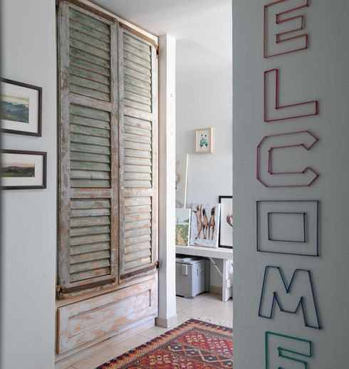 . תריסי עץ מפירוק. מבואת כניסה