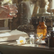 Hayalden İkonik Şişeye: Kendi Parfüm Markanızı Yaratma Sanatı