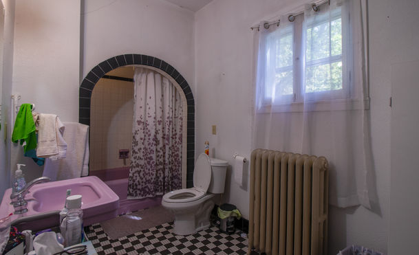 1305 A1 Bathroom.jpg