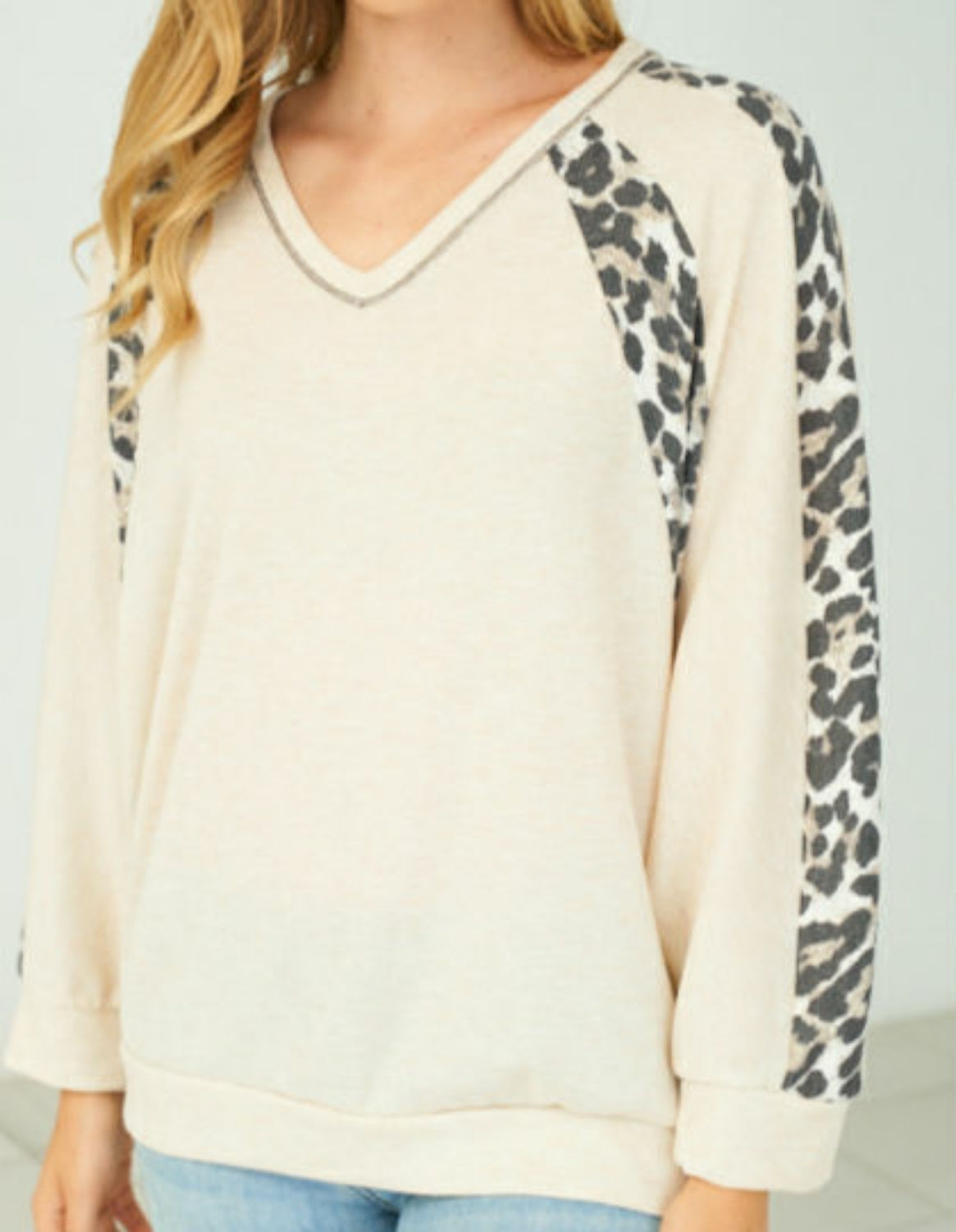 Vneck creme leopard