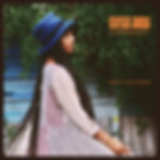 Fredagen 21/11 2025 släpper Efia Abu & Drömbandet albumet Om att leva i gåvan.