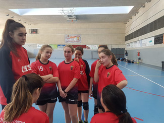 Guanyen les 4 parts contra l'handbol Cornellà