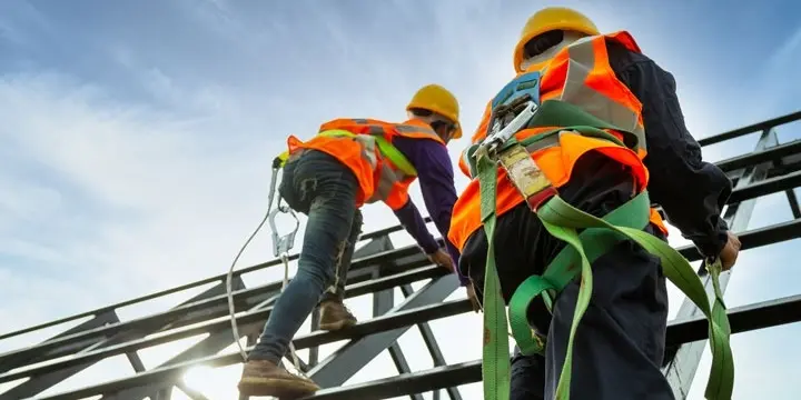 How to Choose a Safety Harness for Heights