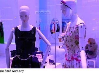 Hungerlohn für hippe Mode:
Drei Modeblogger in Kambodscha. Originaltitel: Sweatshop - Deadly Fashion