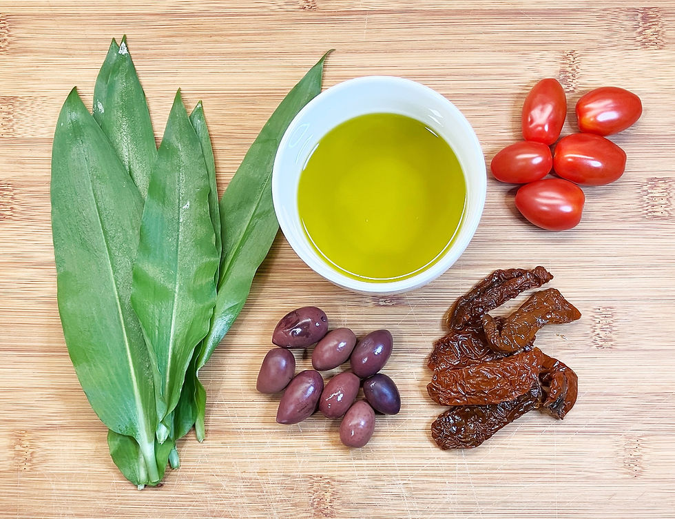 TALIANSKÁ VERZIA-MEDVEDÍ CESNAK, OLIVY A SUŠENÉ PARADAJKY