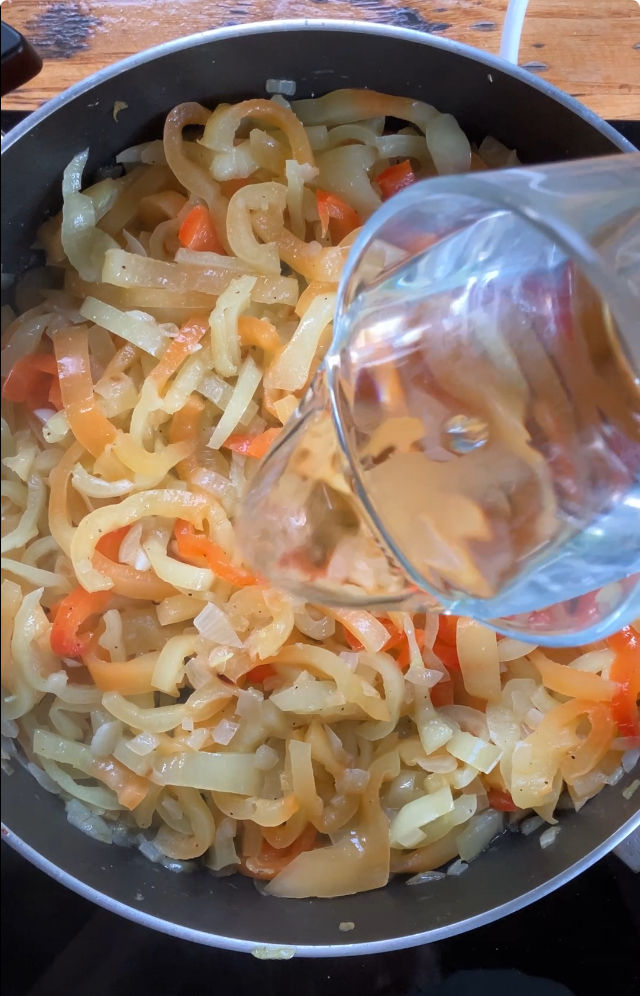 PAPRIKOVÉ LEČO RECEPT
