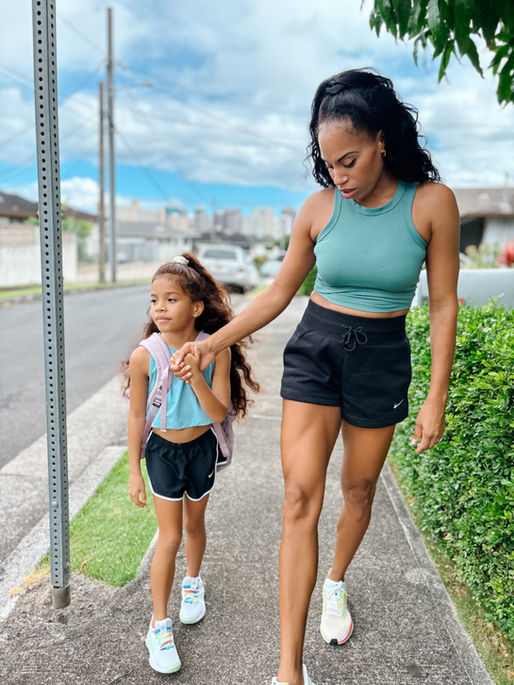 fit mom and daughter