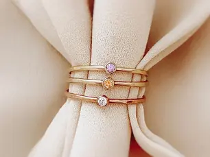 Best Promise Band for Her: Top Picks for Every Style