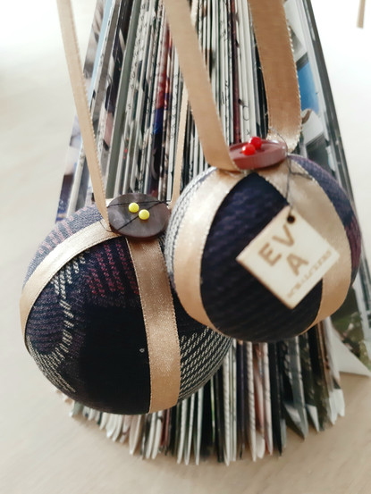 Eva Schalckens / kerstballen uit stof