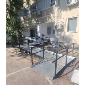 רמפת נגישות תקנית במוסד ירושלמי