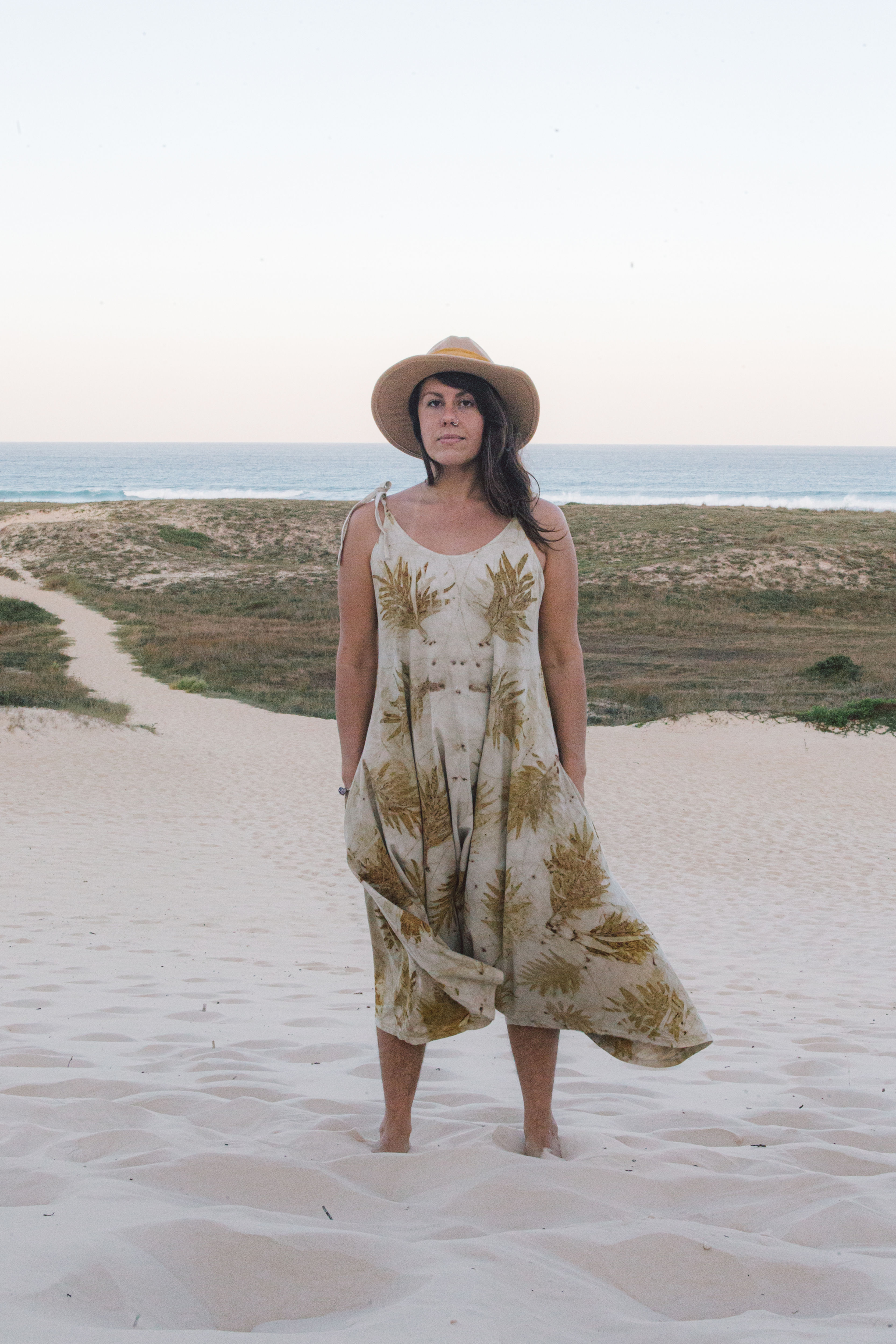 macacão saruel de algodão orgânico com ecoprint