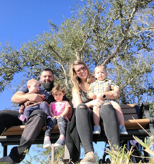 Anysia with her family