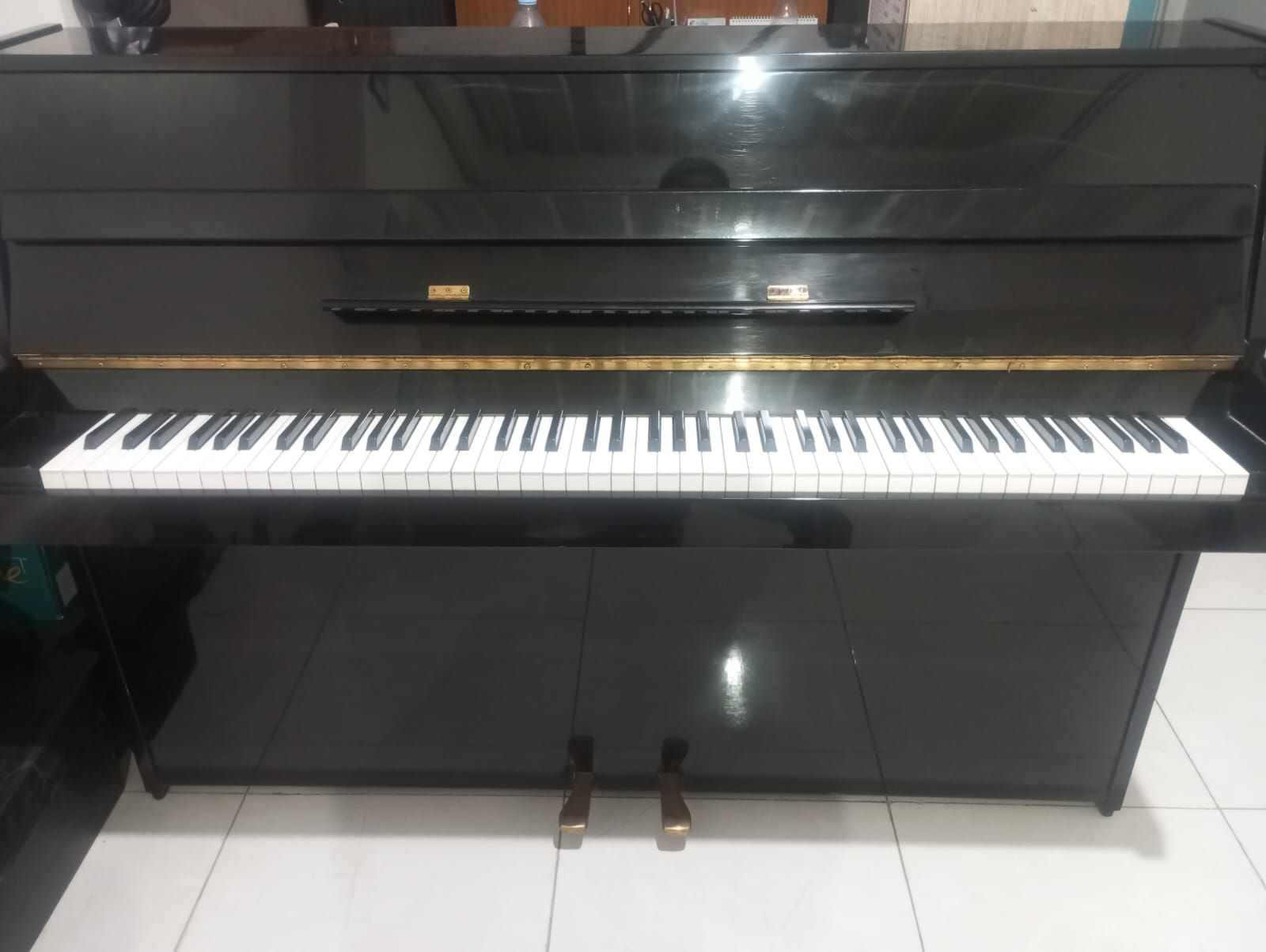Piano Yamaha LU 80
