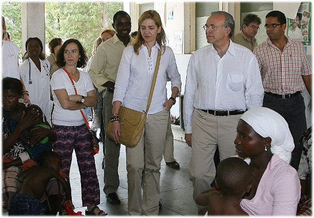 Na foto, uma das visitas de Sua Alteza Real, a Infanta Dona Cristina, acompanhada pelo Presidente da Fundación ”la Caixa”, Isidro Fainé Casas.